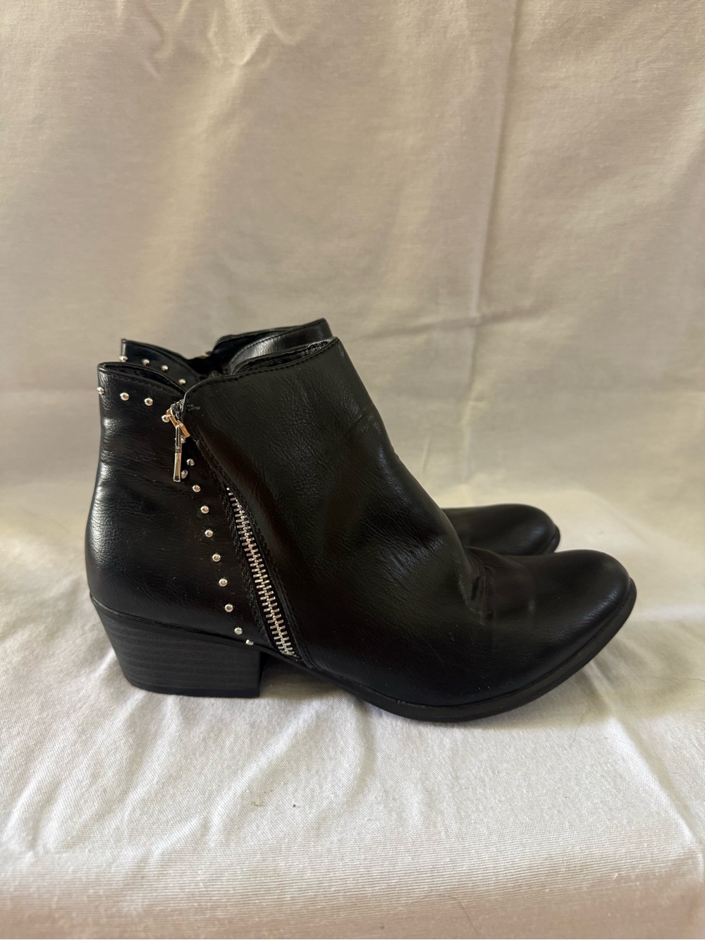 Esprit Black Leather Ankle Booties with Side Zip & Studs